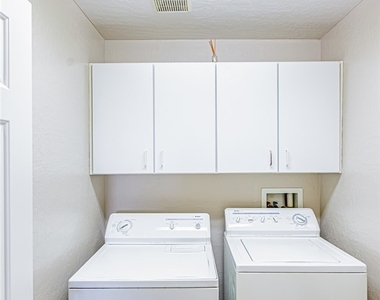 4420 Penguin Avenue - Photo Thumbnail 32