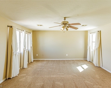 4420 Penguin Avenue - Photo Thumbnail 19