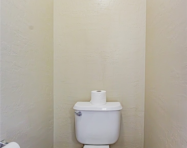 4420 Penguin Avenue - Photo Thumbnail 24