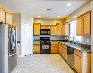 4420 Penguin Avenue - Photo Thumbnail 13