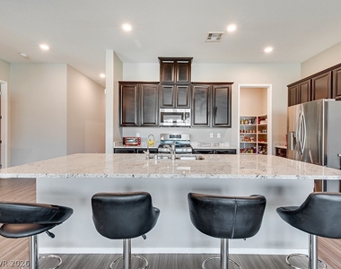 726 Orange Plume Walk - Photo Thumbnail 8