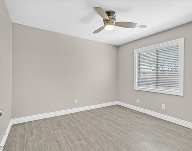 1464 Amitola Avenue - Photo Thumbnail 20