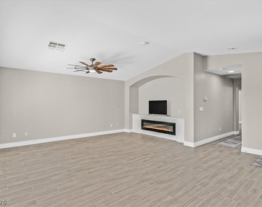 1464 Amitola Avenue - Photo Thumbnail 4