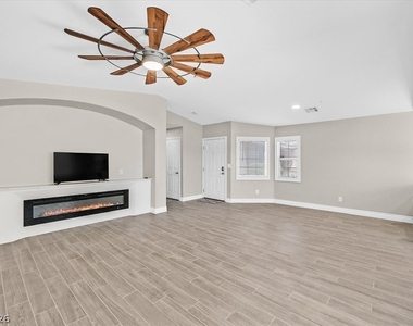 1464 Amitola Avenue - Photo Thumbnail 3