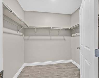 1464 Amitola Avenue - Photo Thumbnail 15