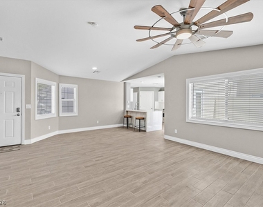 1464 Amitola Avenue - Photo Thumbnail 5