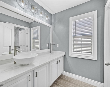 1464 Amitola Avenue - Photo Thumbnail 18