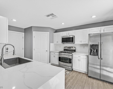 1464 Amitola Avenue - Photo Thumbnail 8