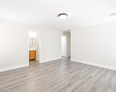 183 White Butte Street - Photo Thumbnail 11