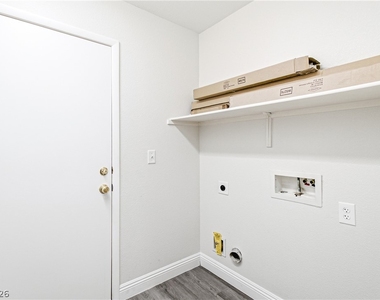 183 White Butte Street - Photo Thumbnail 15