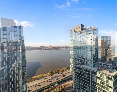 645 West 59th Street - Photo Thumbnail 7