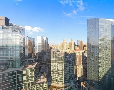 645 West 59th Street - Photo Thumbnail 8