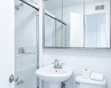 238 East 36th Street - Photo Thumbnail 3