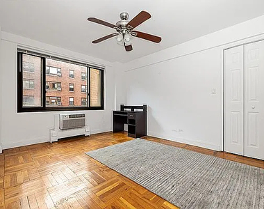 425 East 63rd Street - Photo Thumbnail 3