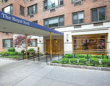 425 East 63rd Street - Photo Thumbnail 9