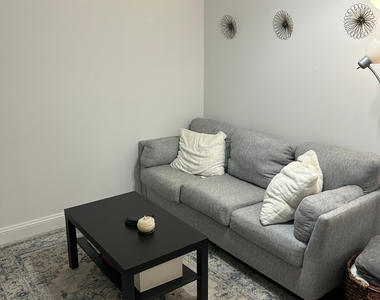 425 East 63rd Street - Photo Thumbnail 11