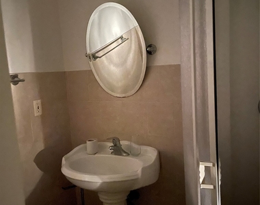1304 Monroe Street - Photo Thumbnail 2