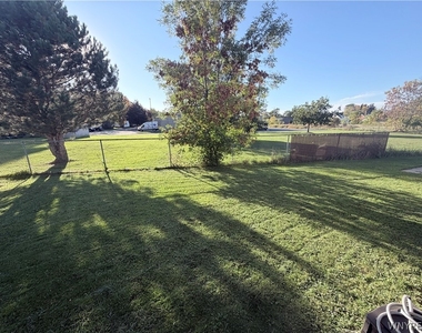 39 Broezel Avenue - Photo Thumbnail 7