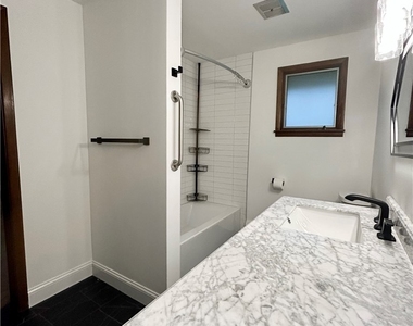 5302 Vista Avenue - Photo Thumbnail 6