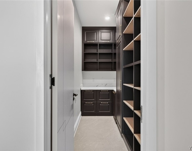 5520 Serenity Court - Photo Thumbnail 16