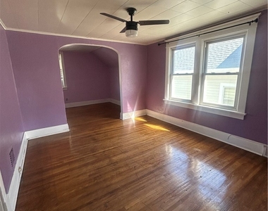 354 Shepard Avenue - Photo Thumbnail 8