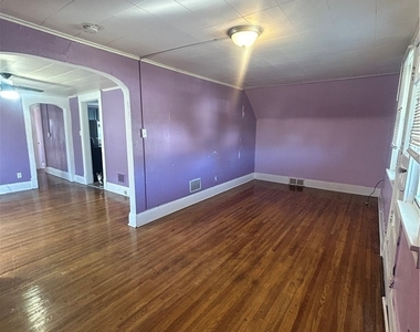 354 Shepard Avenue - Photo Thumbnail 3