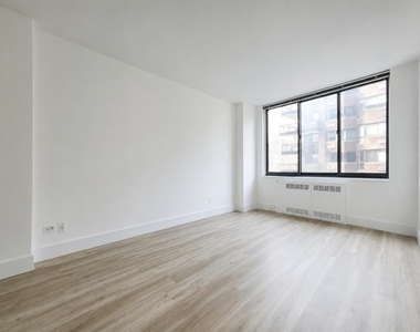 1735 York Avenue - Photo Thumbnail 4