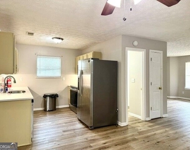 1483 Cutters Mill Drive - Photo Thumbnail 4