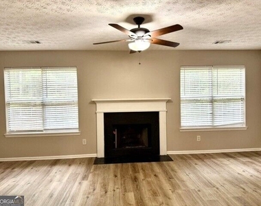 1483 Cutters Mill Drive - Photo Thumbnail 3