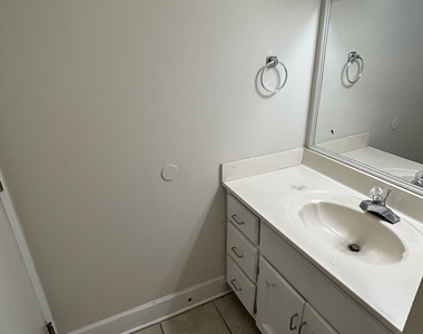 2505 W Broad Street - Photo Thumbnail 15