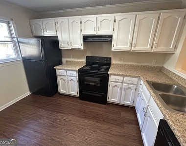 2505 W Broad Street - Photo Thumbnail 4