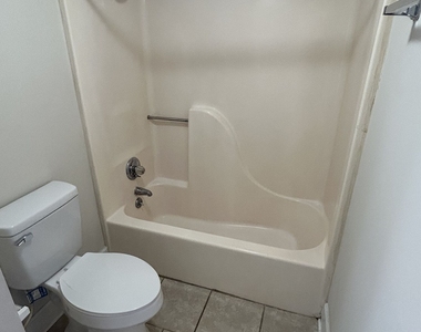 2505 W Broad Street - Photo Thumbnail 14