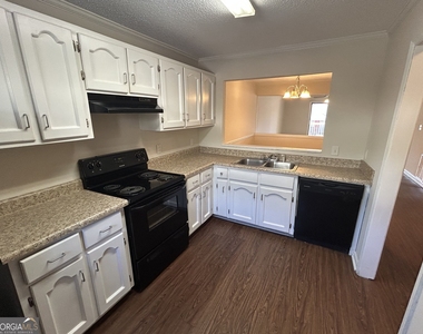 2505 W Broad Street - Photo Thumbnail 6