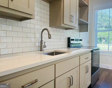 105 Gardenia Lane - Photo Thumbnail 7