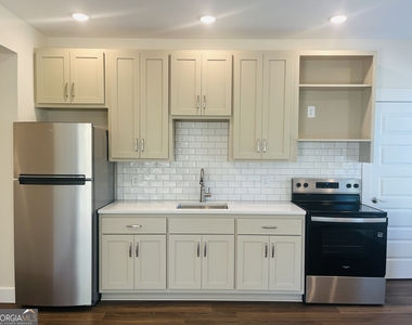 105 Gardenia Lane - Photo Thumbnail 3
