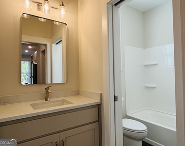 105 Gardenia Lane - Photo Thumbnail 15