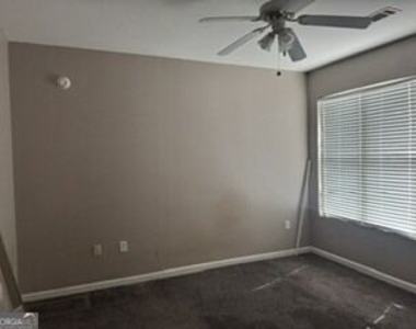 870 Mayson Turner Road Nw - Photo Thumbnail 3