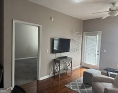 870 Mayson Turner Road Nw - Photo Thumbnail 6