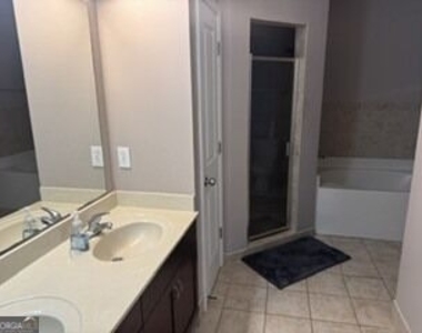 870 Mayson Turner Road Nw - Photo Thumbnail 2