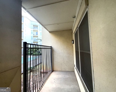 870 Mayson Turner Road Nw - Photo Thumbnail 1