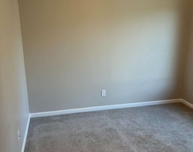 18 Aidan Court - Photo Thumbnail 11