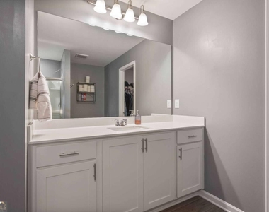 261 Mccall Way - Photo Thumbnail 8