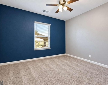 261 Mccall Way - Photo Thumbnail 5