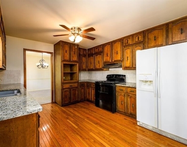 462 Emily Drive Sw - Photo Thumbnail 12