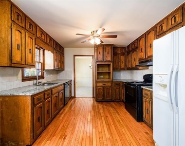 462 Emily Drive Sw - Photo Thumbnail 15