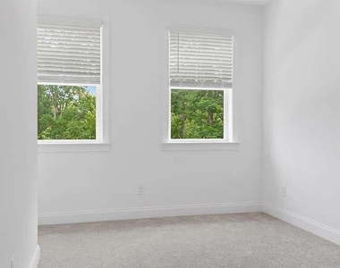 6603 Beacon Drive - Photo Thumbnail 3