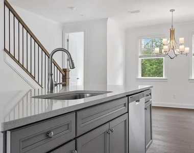 6603 Beacon Drive - Photo Thumbnail 18
