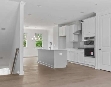 6603 Beacon Drive - Photo Thumbnail 9