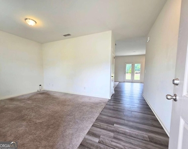 65 Knightsbridge Lane - Photo Thumbnail 3
