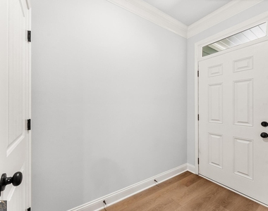 47 Crest Drive - Photo Thumbnail 2